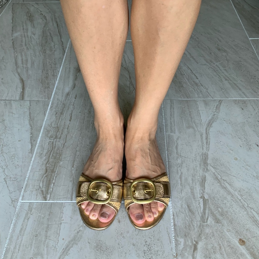 COACH GOLD SANDAL
